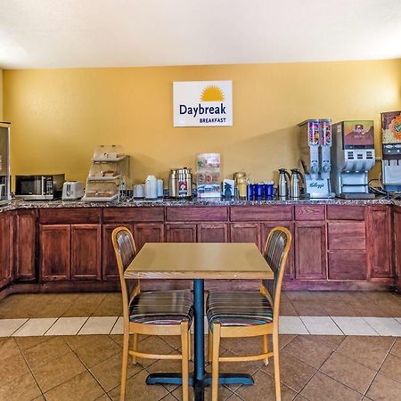 Days Inn Pigeon Forge South Bagian luar foto